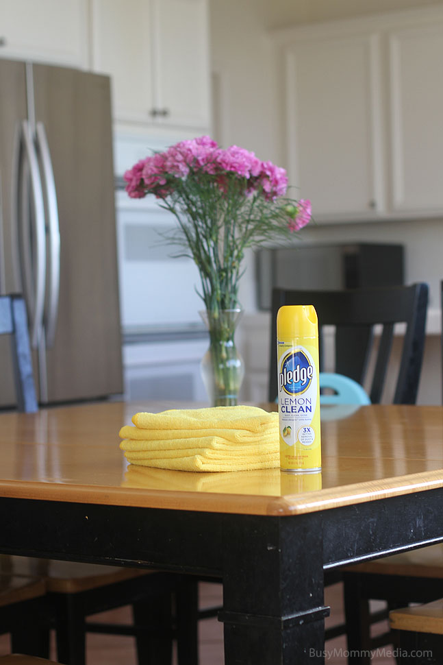 How to Clean your Kitchen in 10 Minutes or Less