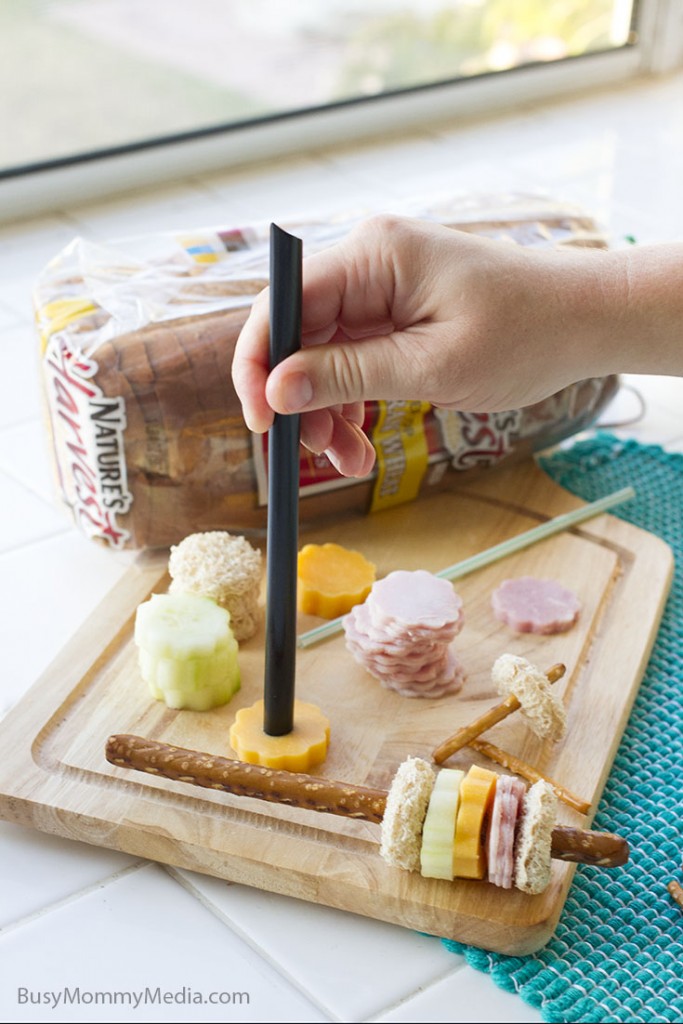 Pretzel Sandwich Kebabs with Honey Mustard Dipping Sauce on BusyMommyMedia.com