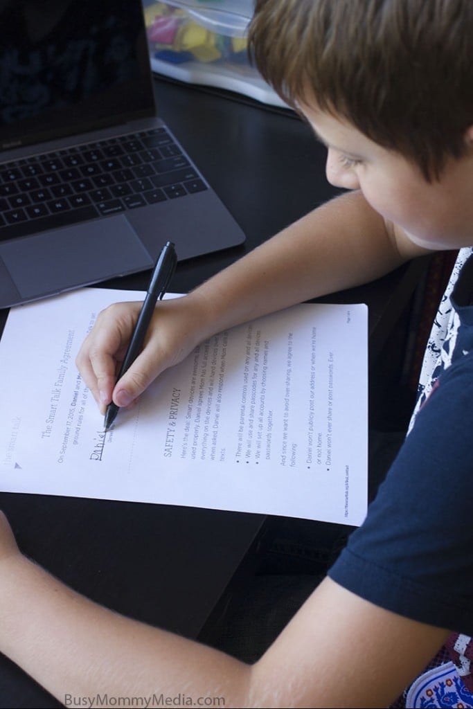 Create a Digital Contract with your Kids on BusyMommyMedia.com