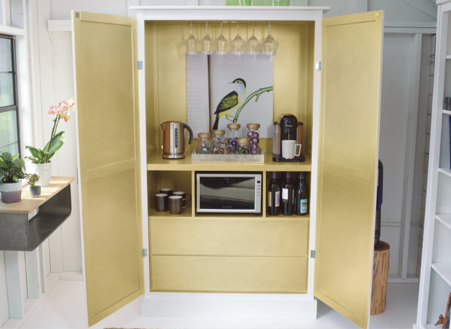 Create a high tech She Shed on BusyMommyMedia.com