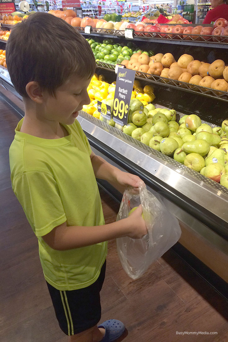 7 Reasons you Should Go Grocery Shopping with your Kids on BusyMommyMedia.com