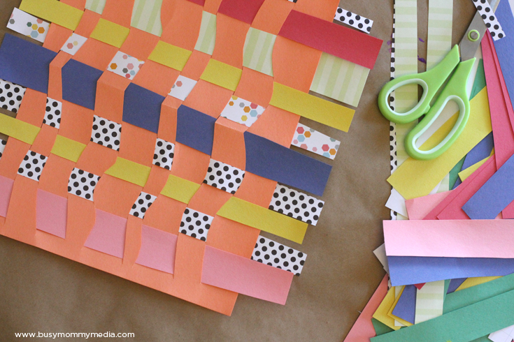 Wavy Paper Weaving Craft for Kids on BusyMommyMedia.com