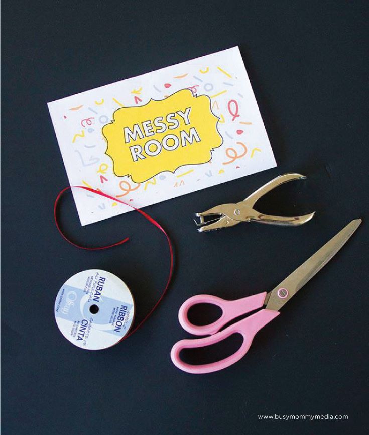 Free Printable: Clean/Messy Room Sign from BusyMommyMedia.com | This is such a great way to get kids excited about keeping their room clean!