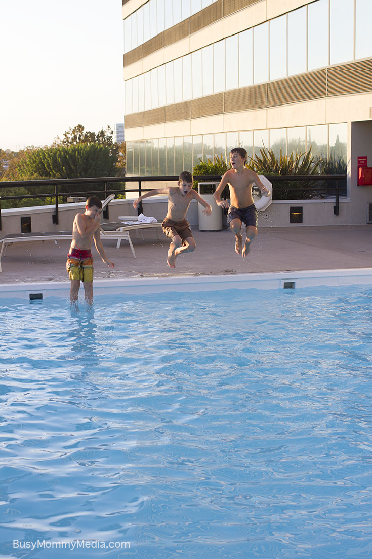 A visit to the Holiday Inn with kids