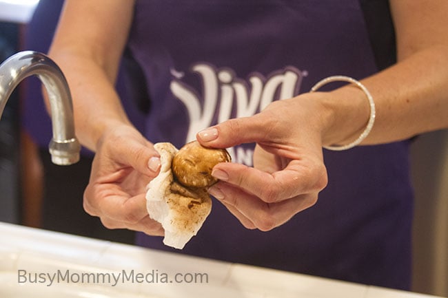 5 Unexpected uses for paper towels on BusyMommyMedia.com
