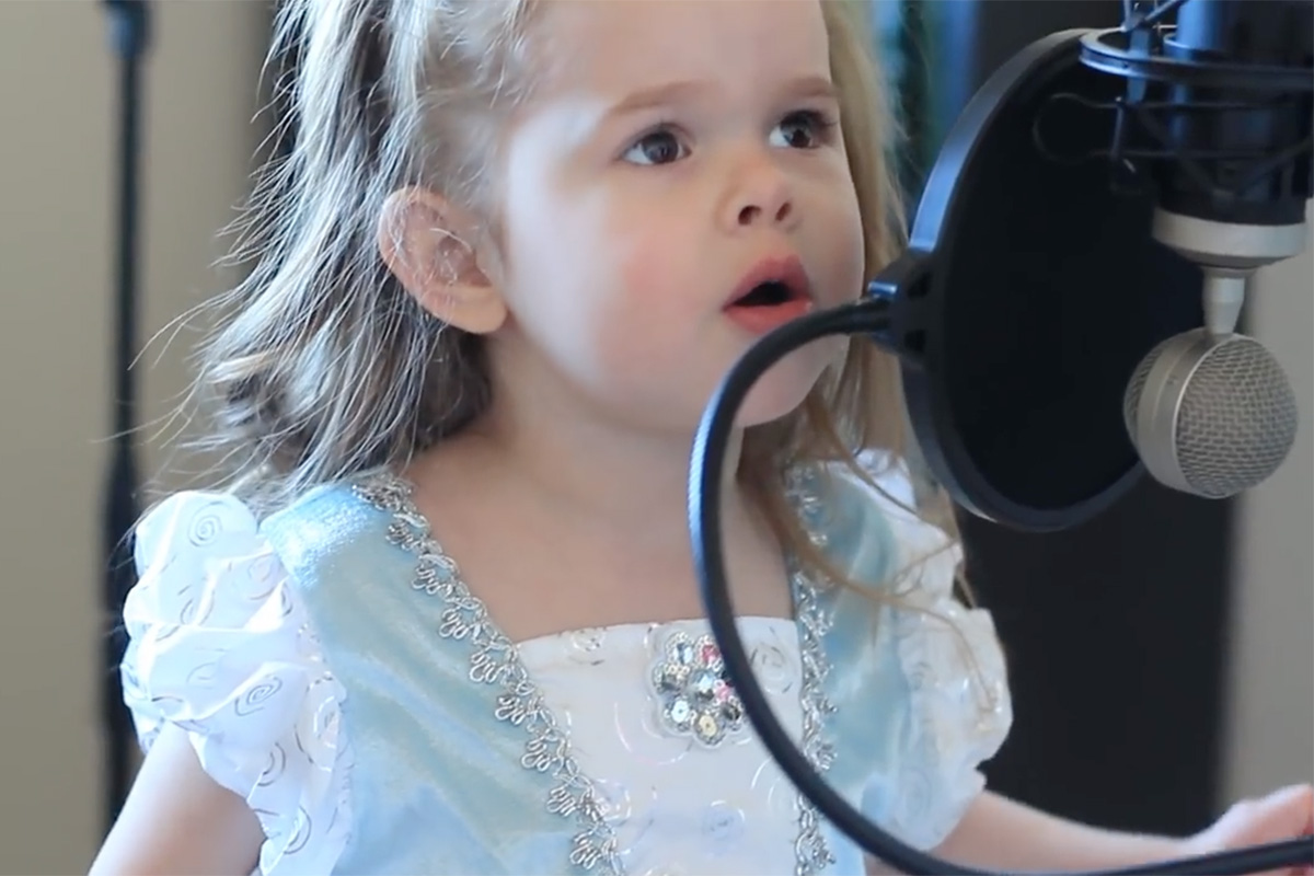 3-Year-Old Claire sings little Mermaid