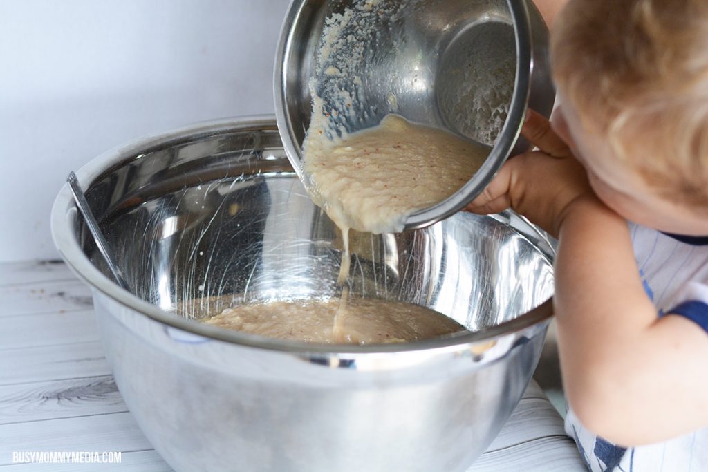 making homemade granola bars