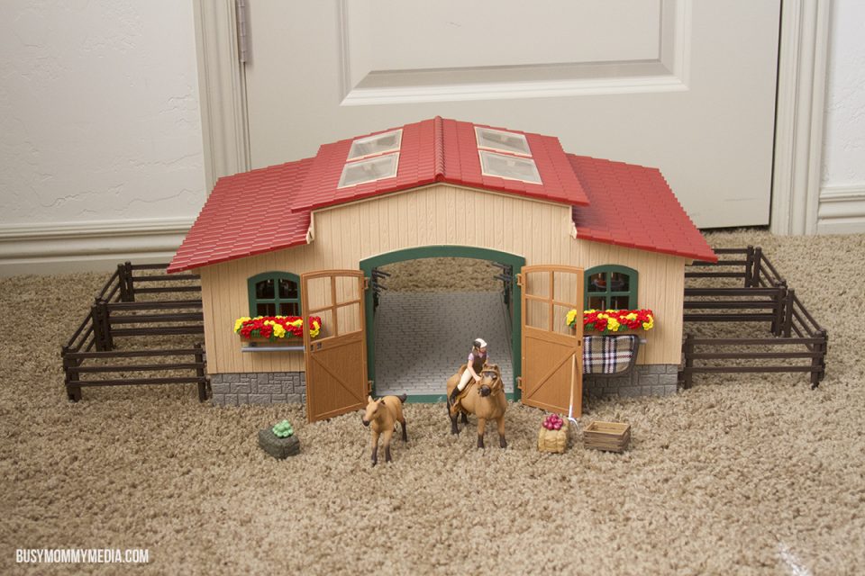  Holiday Toy Review: Farm World from Schleich Motiv 