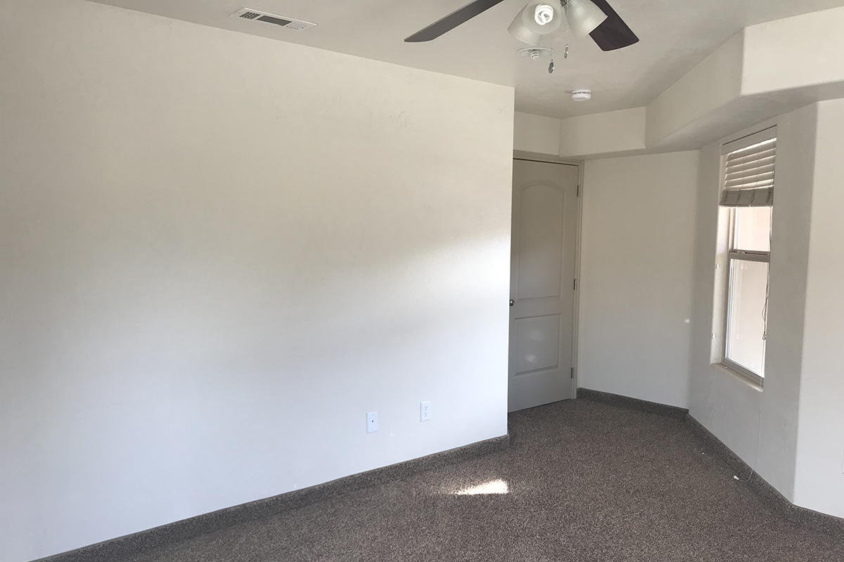Teen bedroom before