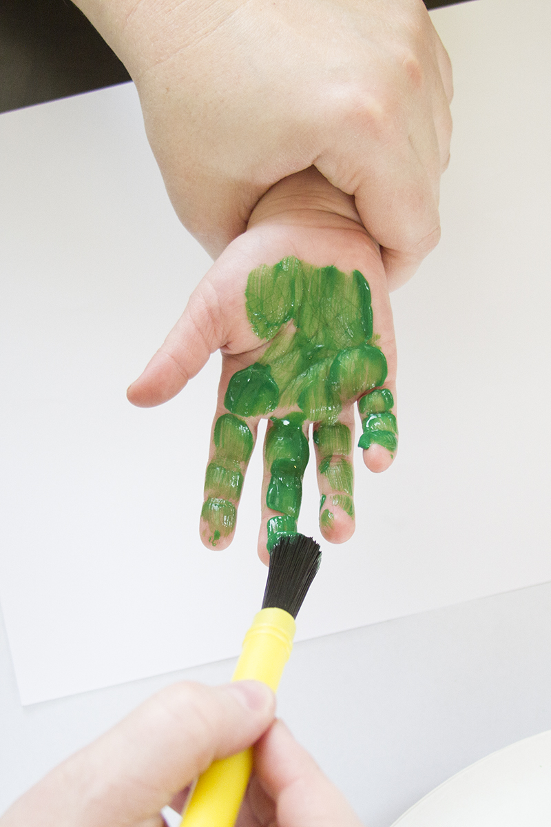 Crayola handprint craft