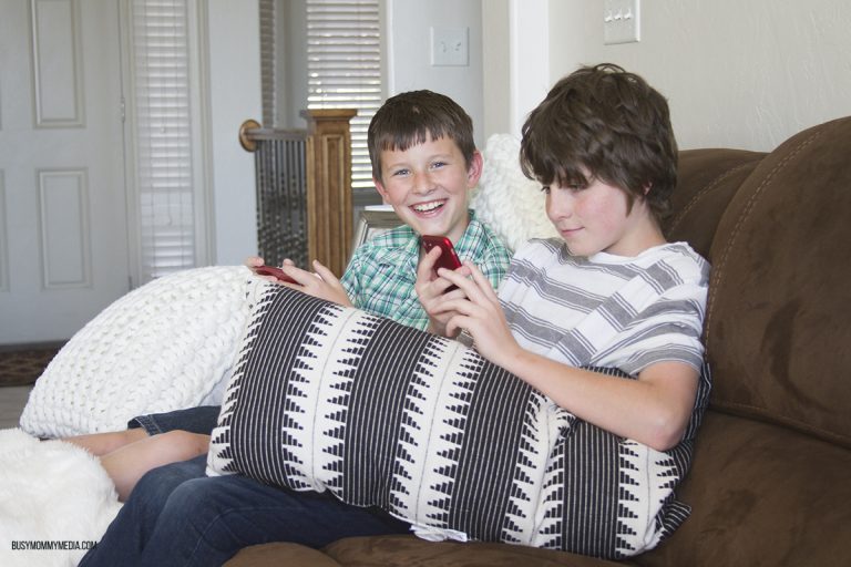 teens with cell phones