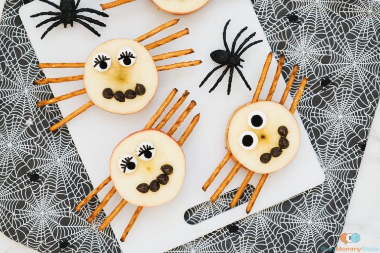 Halloween Snack Ideas – Peanut Butter Apple Spiders 